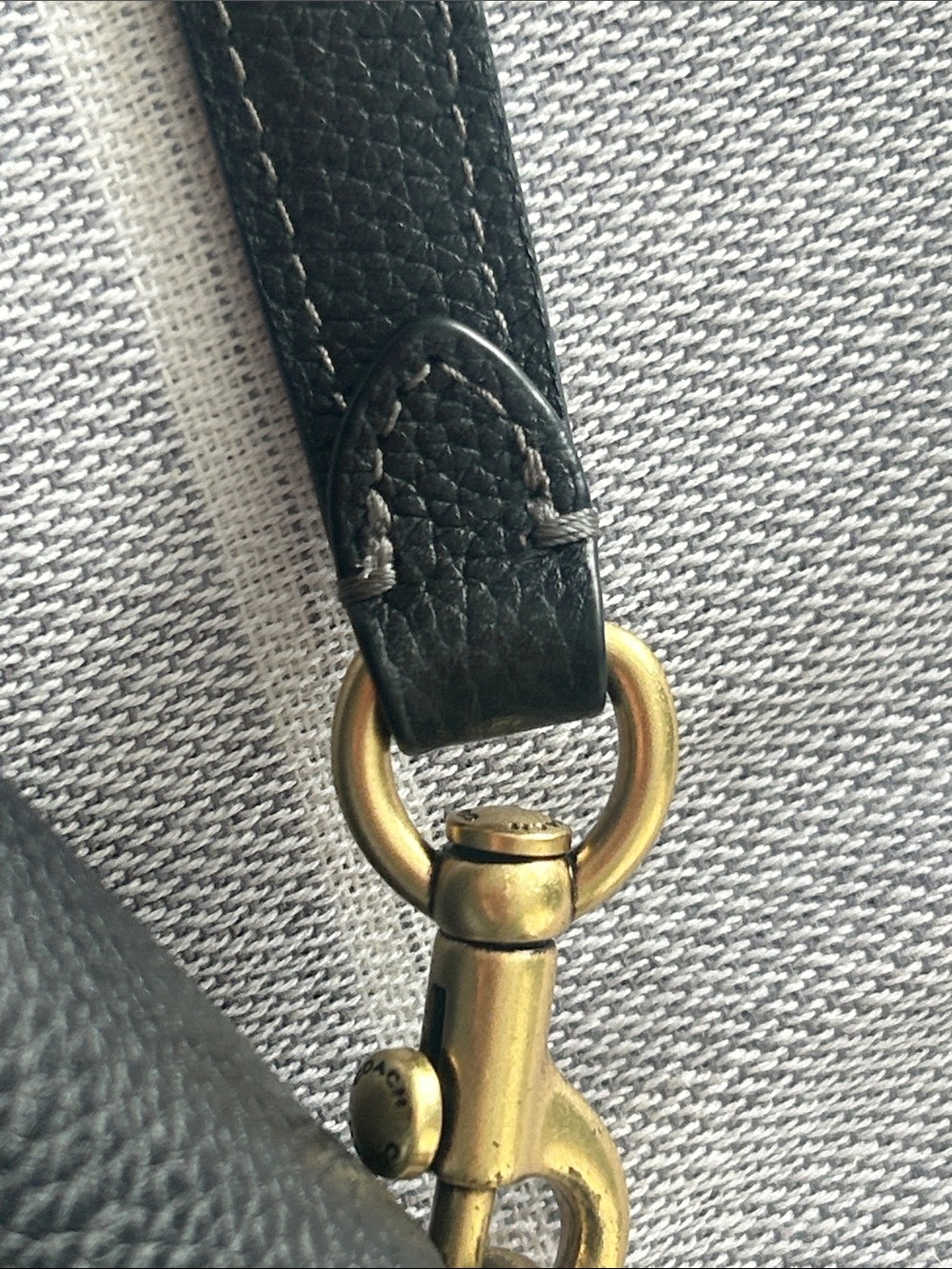 Coach Black Pebbled Leather Shoulder Bag with Gold 'C' Accent tabby 26 - Picture 4 of 16